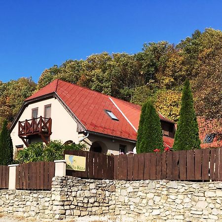Appartamento Bóbita Háza Eplény Esterno foto