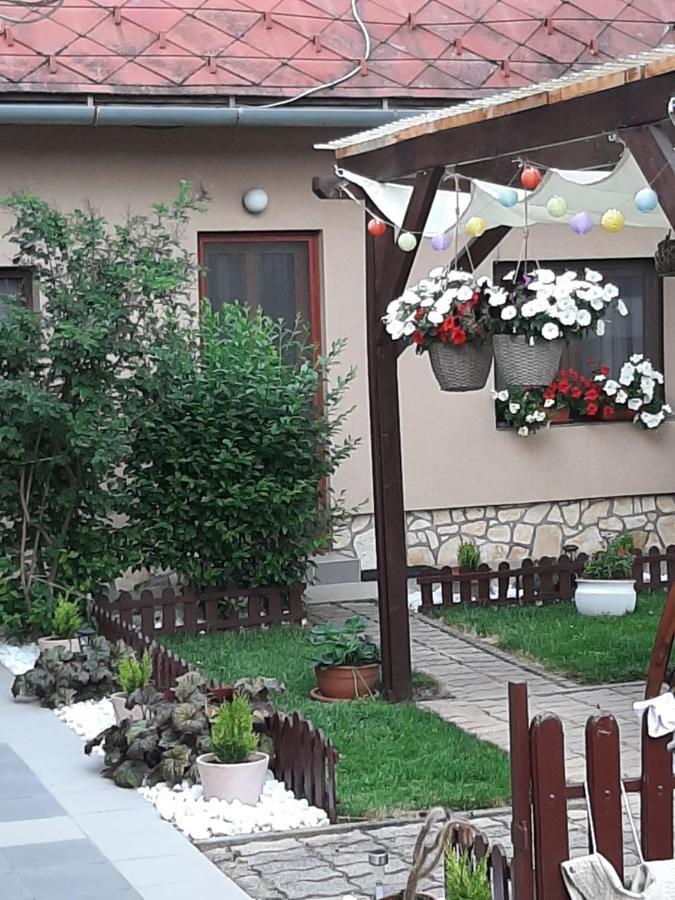 Appartamento Bóbita Háza Eplény Esterno foto