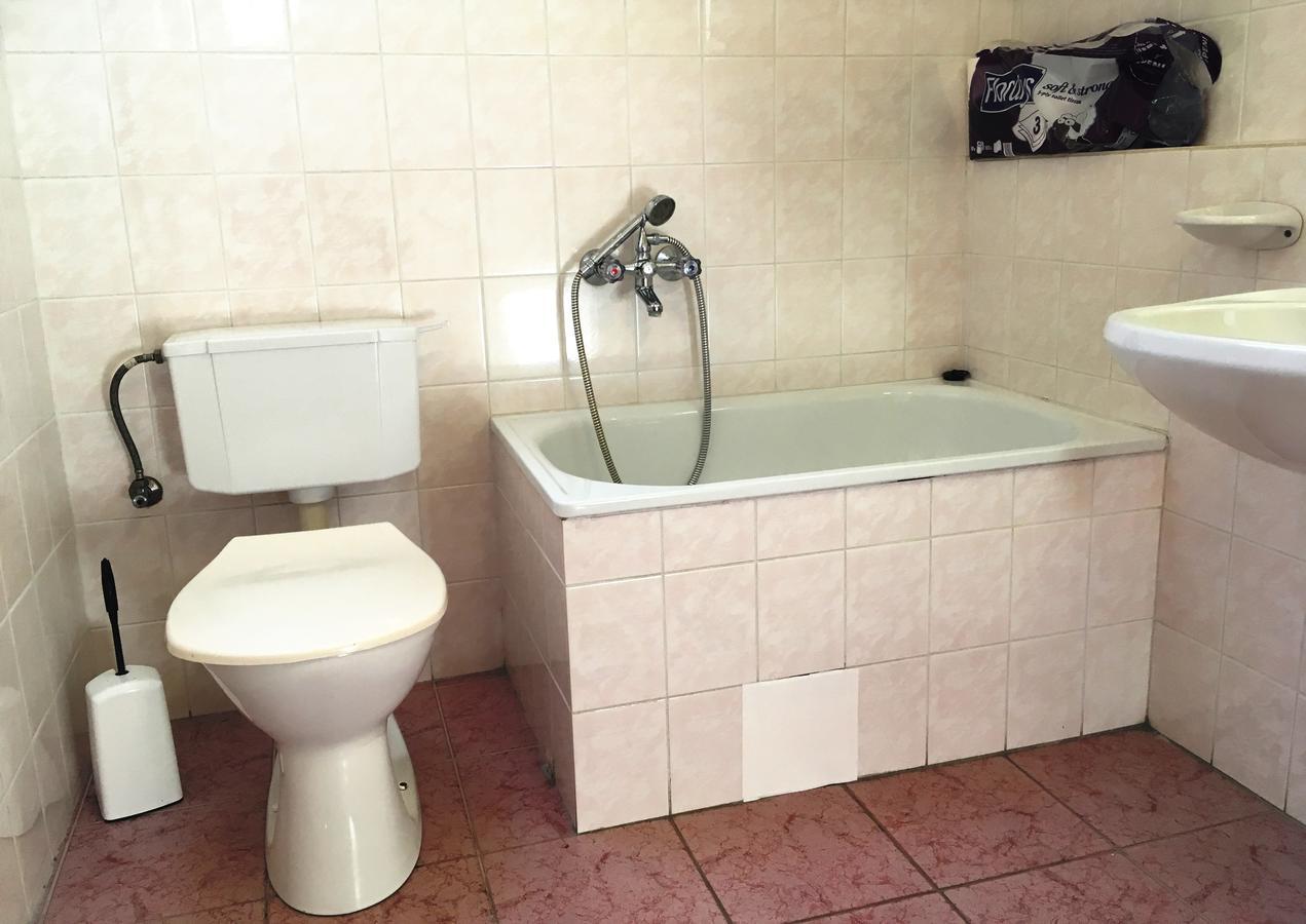 Appartamento Bóbita Háza Eplény Esterno foto